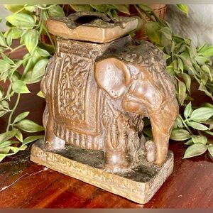 Elephant Ashtray Bronze Vintage 5.25” x 5” x 2.5”
